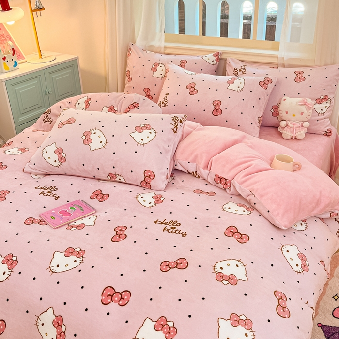 91家纺网 家纺一手货源 找家纺 2024新品正版三丽鸥授权卡通加厚高克重牛奶绒系列四件套 绒三丽鸥-点点kitty