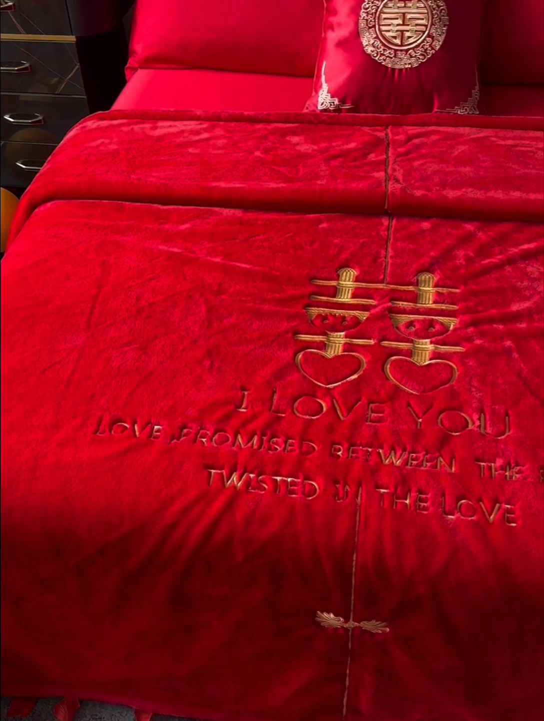 91家纺网 家纺一手货源 找家纺 （总）2024新款仿皮草兔绒精品绣花毛毯毯子 毛毛毯毯子 婚庆毛毯毯子