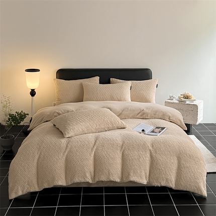 91家纺网 家纺一手货源 找家纺 星座家纺  2025新款泰迪绒提花牛奶绒四件套 浅驼咖