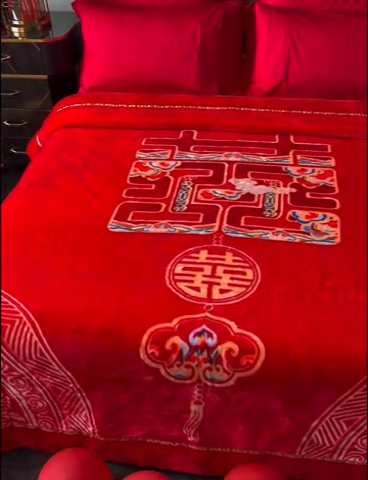 91家纺网 家纺一手货源 找家纺 2024新款婚庆双层高密云毛毯毯子 喜上加喜