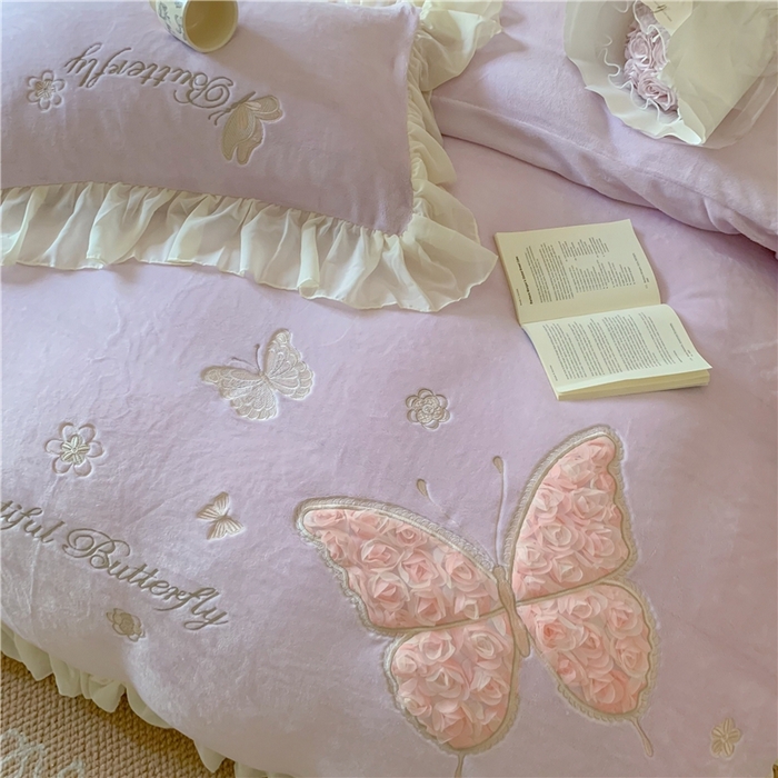91家纺网 家纺一手货源 找家纺 富盛家纺 2024新款牛奶绒立体刺绣四件套韩版公主风四件套-翩翩起舞 4翩翩起舞—温柔紫