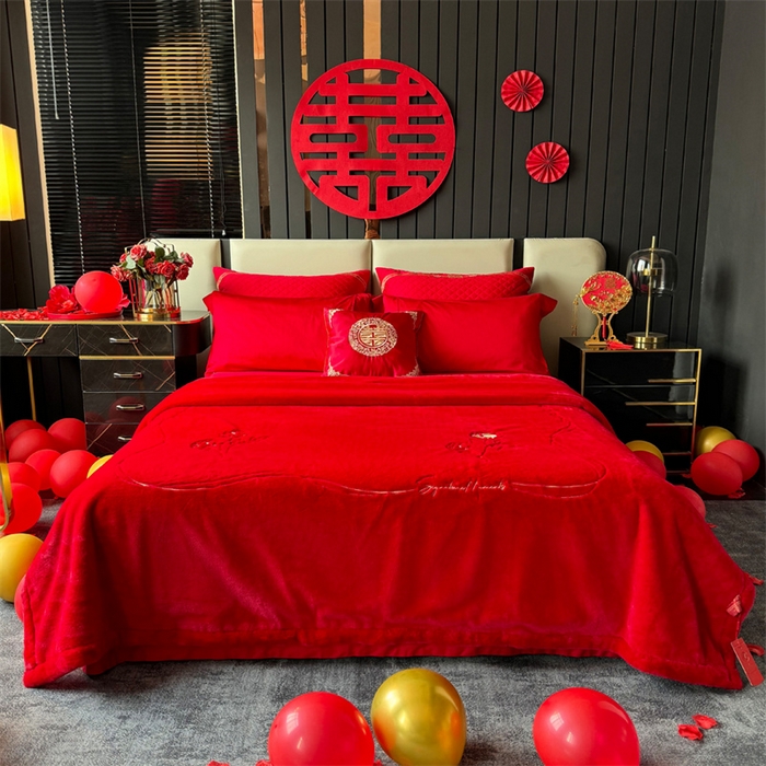 91家纺网 家纺一手货源 找家纺 2024新款仿皮草兔绒精品绣花毛毯毯子 甜蜜爱恋-大红