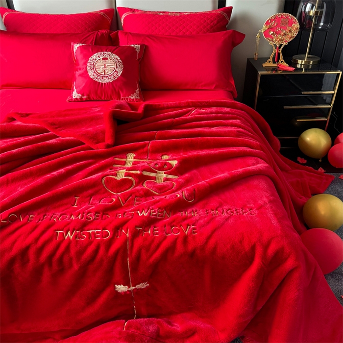 91家纺网 家纺一手货源 找家纺 2024新款仿皮草兔绒精品绣花毛毯毯子 喜成连理