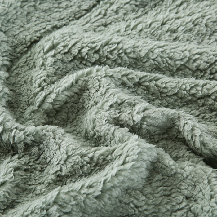 91家纺网 家纺一手货源 找家纺 巴木赫 2024新款8字配色双层羊羔绒毛毯 墨绿