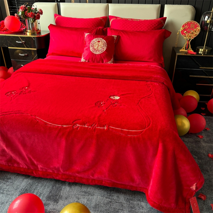 91家纺网 家纺一手货源 找家纺 2024新款仿皮草兔绒精品绣花毛毯毯子 甜蜜爱恋-大红