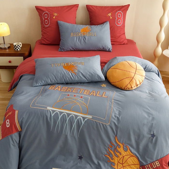 91家纺网 家纺一手货源 找家纺 绒梦里 2024新款全棉A类40s水洗棉贴布绣花四件套-篮球系列 挚爱篮球-英伦蓝