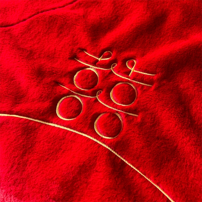 91家纺网 家纺一手货源 找家纺 2024新款仿皮草兔绒精品绣花毛毯毯子 心里有约-大红