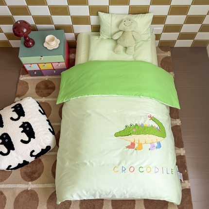 91家纺网 家纺一手货源 找家纺 （总）喜多兔 2024新款快乐多巴胺纯棉绣花幼儿园被子三件套