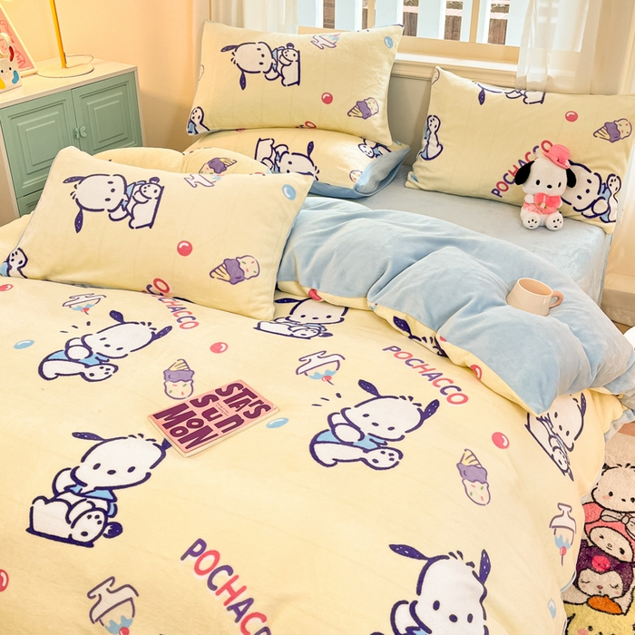 91家纺网 家纺一手货源 找家纺 2024新品正版三丽鸥授权卡通加厚高克重牛奶绒系列四件套 绒三丽鸥-甜筒帕恰狗