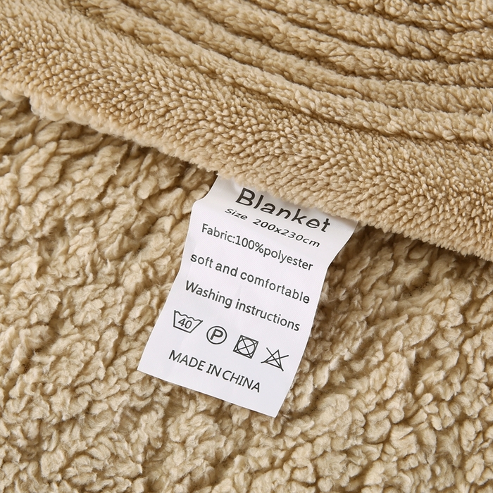 91家纺网 家纺一手货源 找家纺 巴木赫 2024新款8字配色双层羊羔绒毛毯 浅黄