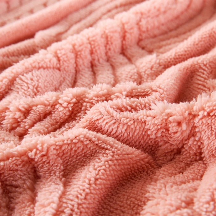 91家纺网 家纺一手货源 找家纺 巴木赫 2024新款8字配色双层羊羔绒毛毯 粉色