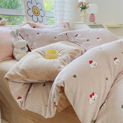 91家纺网 家纺一手货源 找家纺 锦罗绣 2024新款加厚牛奶绒四件套印花四件套单被套 贝贝狗