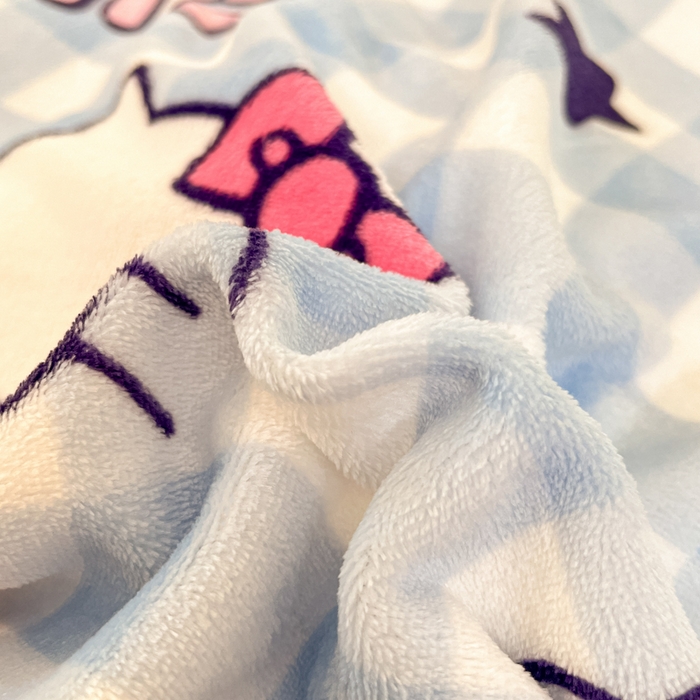 91家纺网 家纺一手货源 找家纺 2024新品正版三丽鸥授权卡通加厚高克重牛奶绒系列四件套 绒三丽鸥-蓝格星星kitty