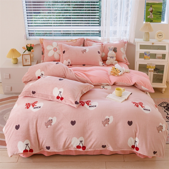 91家纺网 家纺一手货源 找家纺 锦罗绣 2024新款加厚牛奶绒四件套印花四件套单被套 少女心