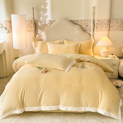 91家纺网 家纺一手货源 找家纺 （总）捌月  2025新款轻法风宽边雕花牛奶绒四件套提花牛奶绒加厚保暖绒套件直播新品