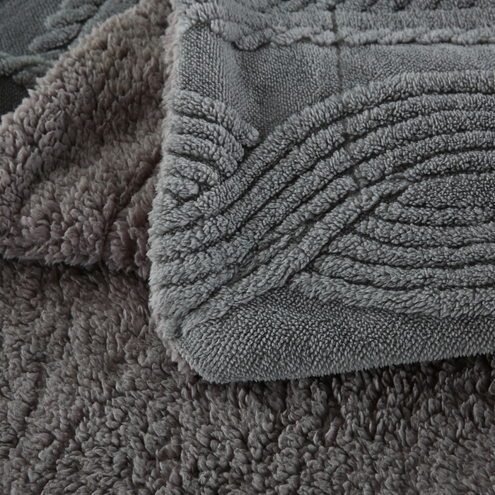 91家纺网 家纺一手货源 找家纺 巴木赫 2024新款8字配色双层羊羔绒毛毯 深灰