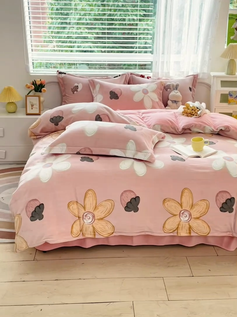 91家纺网 家纺一手货源 找家纺 锦罗绣 2024新款加厚牛奶绒四件套印花四件套单被套 后花园