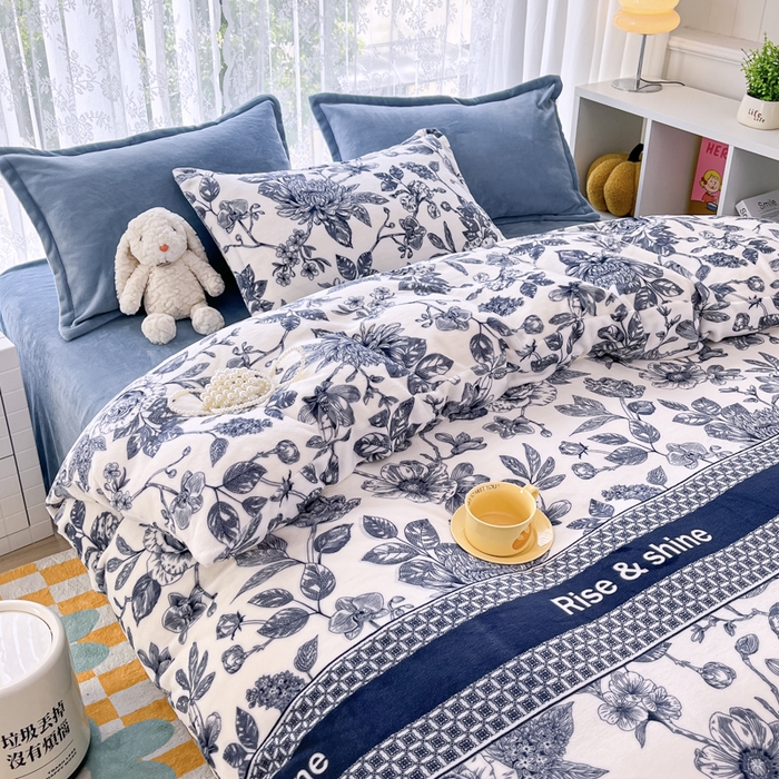 91家纺网 家纺一手货源 找家纺 青螺家纺 2024加厚高克重保暖爆款小清新牛奶绒印花双面绒单被套 青花瓷