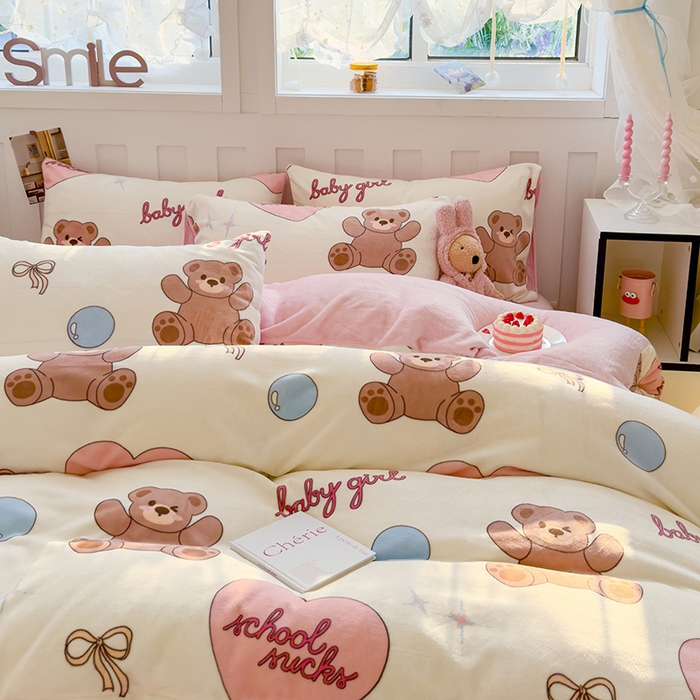 91家纺网 家纺一手货源 找家纺 枋梢家纺 2024新款加厚牛奶绒印花四件套 爱心小熊