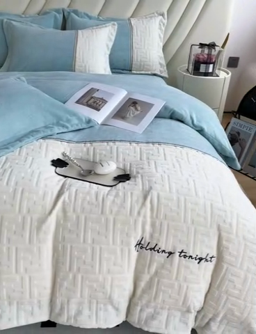 91家纺网 家纺一手货源 找家纺 2024秋冬新款时尚宽边立体剪花刺绣加厚牛奶绒四件套-赫莲娜系列 赫莲娜水兰