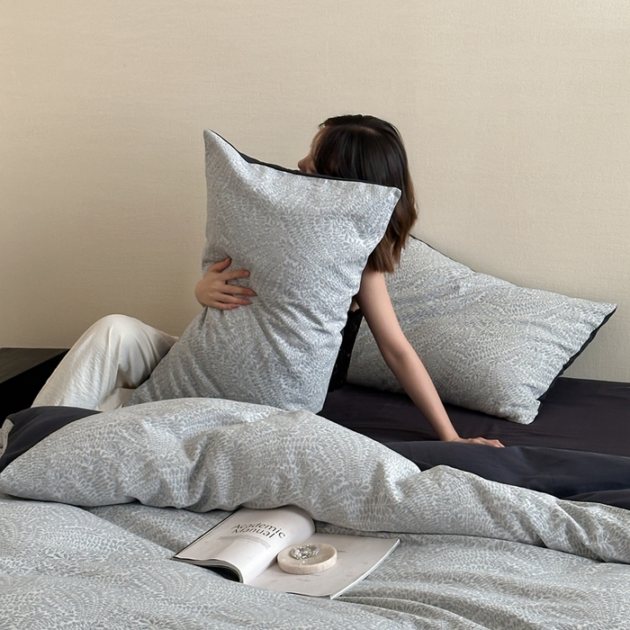 91家纺网 家纺一手货源 找家纺 梦享生活家居 2024新款全棉A类色织大提花四件套 提花叶语灰