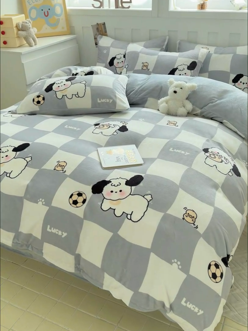 91家纺网 家纺一手货源 找家纺 枋梢家纺 2024新款加厚牛奶绒印花四件套 方块小狗