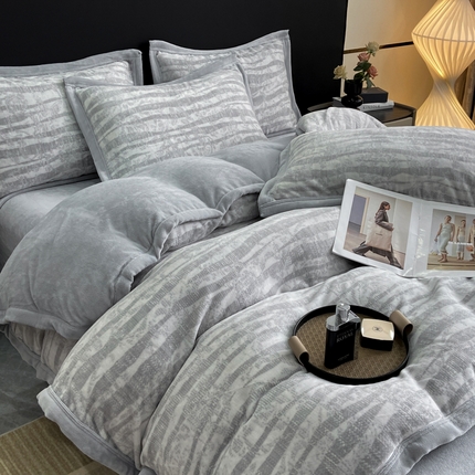 91家纺网 家纺一手货源 找家纺 （总）康纳利 24年新款A类235克全消光加厚牛奶绒四件套9斤奢芙绒系列