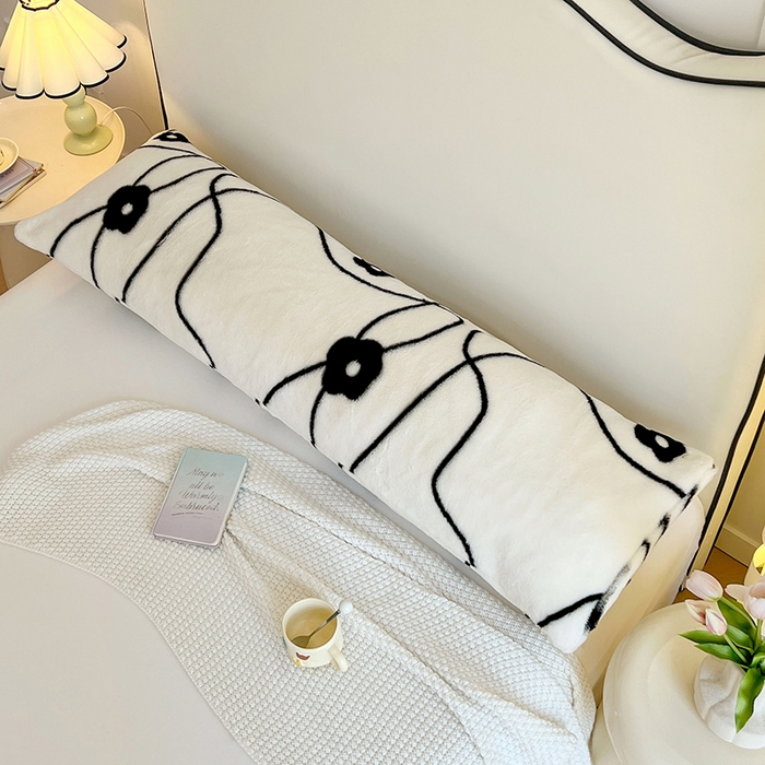 91家纺网 家纺一手货源 找家纺 梦舒羽 2025新款兔毛绒印花双人枕套牛奶绒加长枕芯套雪花绒枕头套绘梦花朵-黑