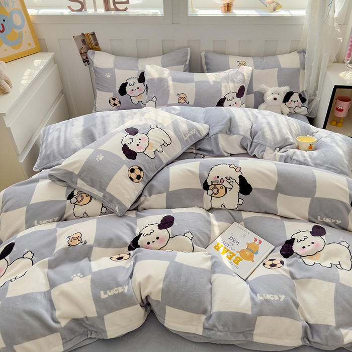 91家纺网 家纺一手货源 找家纺 枋梢家纺 2024新款加厚牛奶绒印花四件套 方块小狗