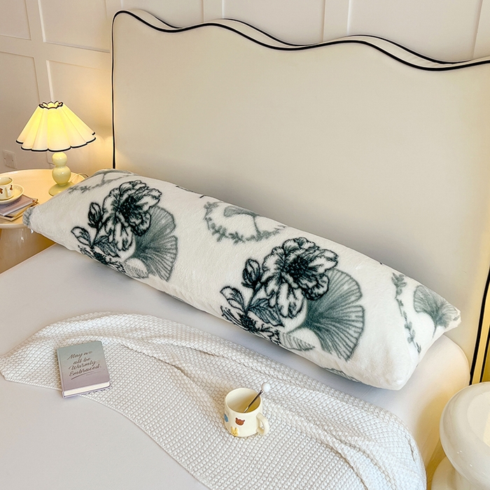 91家纺网 家纺一手货源 找家纺 梦舒羽 2025新款兔毛绒印花双人枕套牛奶绒加长枕芯套雪花绒枕头套陌上花开