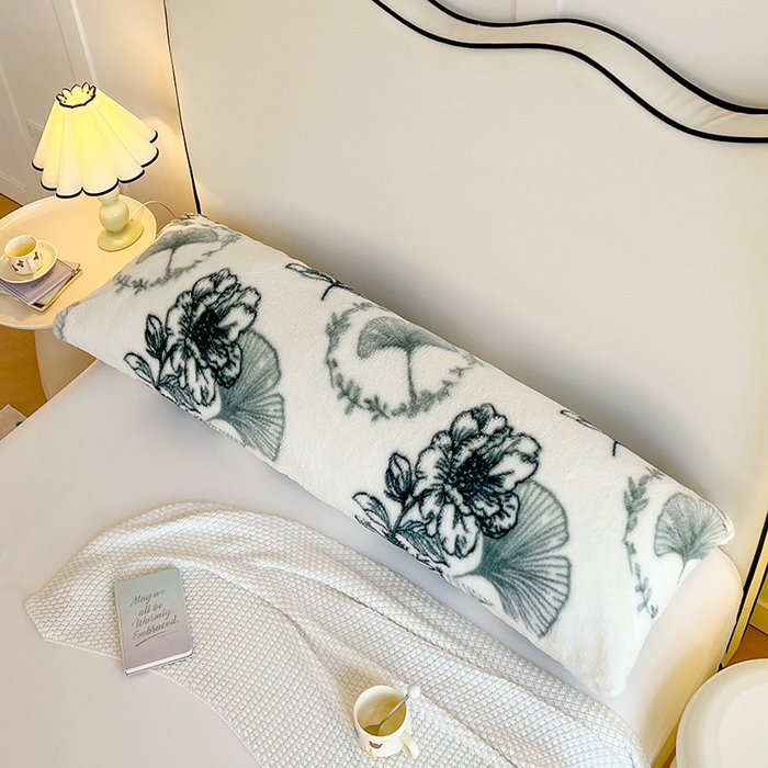 91家纺网 家纺一手货源 找家纺 梦舒羽 2025新款兔毛绒印花双人枕套牛奶绒加长枕芯套雪花绒枕头套陌上花开