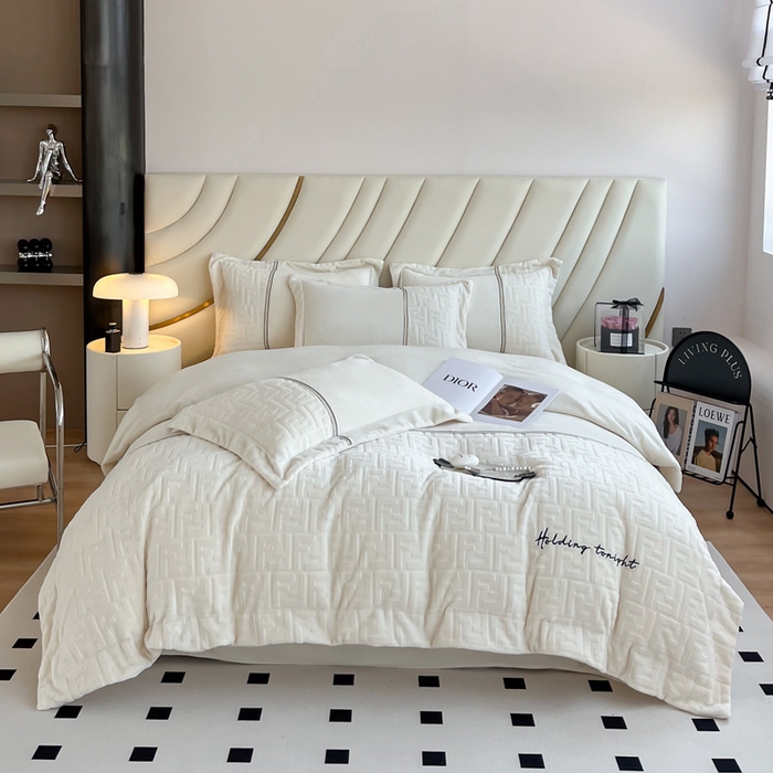 91家纺网 家纺一手货源 找家纺 2024秋冬新款时尚宽边立体剪花刺绣加厚牛奶绒四件套-赫莲娜系列 赫莲娜奶白