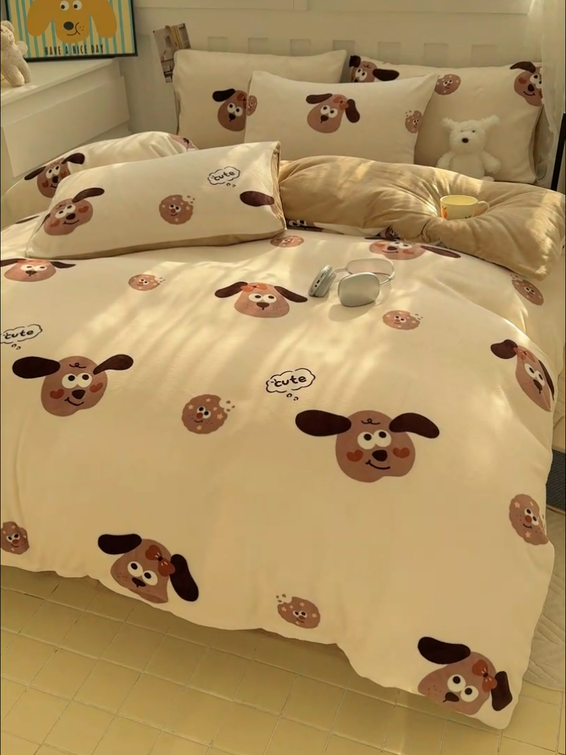 91家纺网 家纺一手货源 找家纺 枋梢家纺 2024新款加厚牛奶绒印花四件套 饼干小狗