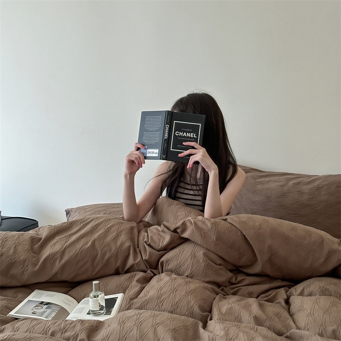 91家纺网 家纺一手货源 找家纺 山舍家居 2024新款菱形格全棉提花四件套 菱形格-咖棕