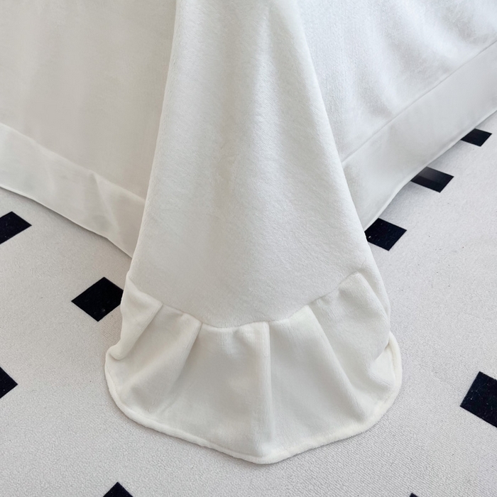 91家纺网 家纺一手货源 找家纺 2024秋冬新款时尚宽边立体剪花刺绣加厚牛奶绒四件套-赫莲娜系列 赫莲娜奶白