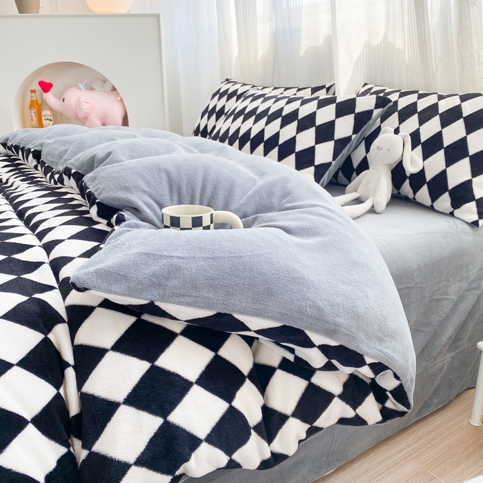 91家纺网 家纺一手货源 找家纺 西引力 2024新款加厚小清新牛奶绒四件套床单款床笠款单被套爆款 格子