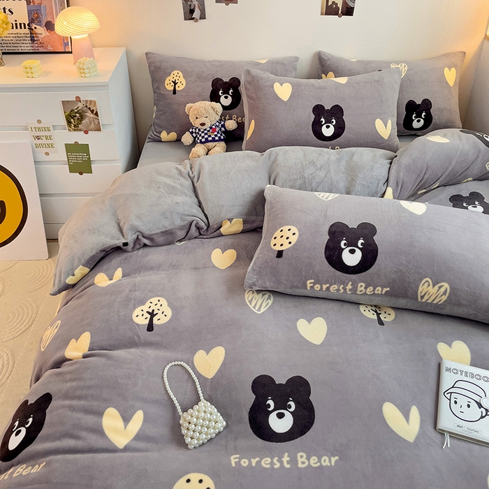 91家纺网 家纺一手货源 找家纺 西引力 2024新款加厚小清新牛奶绒四件套床单款床笠款单被套爆款 爱心熊