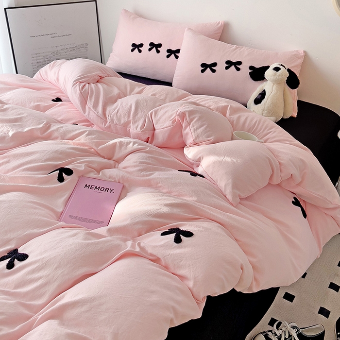 91家纺网 家纺一手货源 找家纺 森璐家纺 2024新款1水洗棉毛巾绣四件套蝴蝶结学生宿舍三件套（含买家秀） 蝴蝶结-粉黑