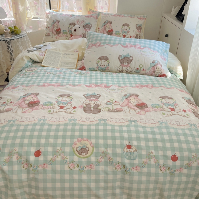 91家纺网 家纺一手货源 找家纺 六巷胡同 2024新款40支全棉纯棉INS洛丽塔卡通甜美少女心系列四件套 秘境樱桃熊