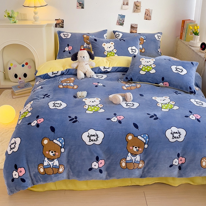 91家纺网 家纺一手货源 找家纺 西引力 2024新款加厚小清新牛奶绒四件套床单款床笠款单被套爆款 花朵小熊