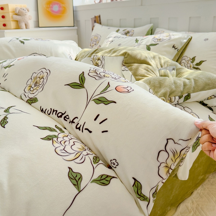 91家纺网 家纺一手货源 找家纺 枋梢家纺 2024新款加厚牛奶绒印花四件套 白色恋人