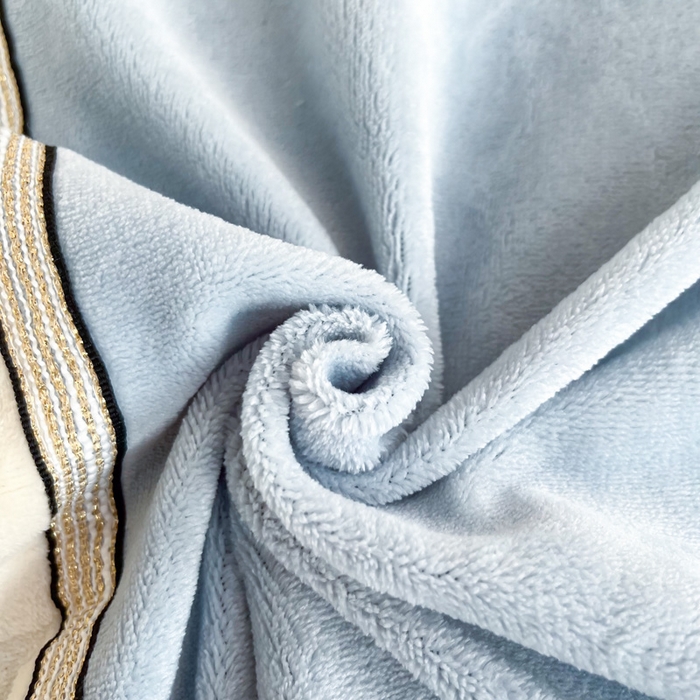 91家纺网 家纺一手货源 找家纺 2024秋冬新款时尚宽边立体剪花刺绣加厚牛奶绒四件套-赫莲娜系列 赫莲娜蓝灰