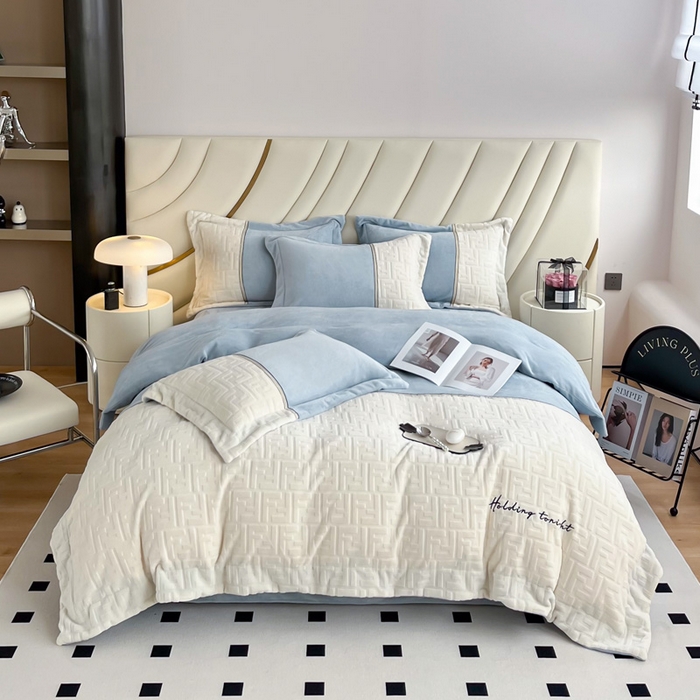 91家纺网 家纺一手货源 找家纺 2024秋冬新款时尚宽边立体剪花刺绣加厚牛奶绒四件套-赫莲娜系列 赫莲娜蓝灰