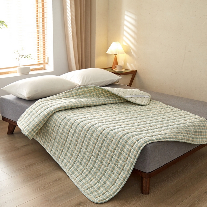 91家纺网 家纺一手货源 找家纺 祁恋婷 2024新款全棉水洗棉棉花床护垫 绿小格