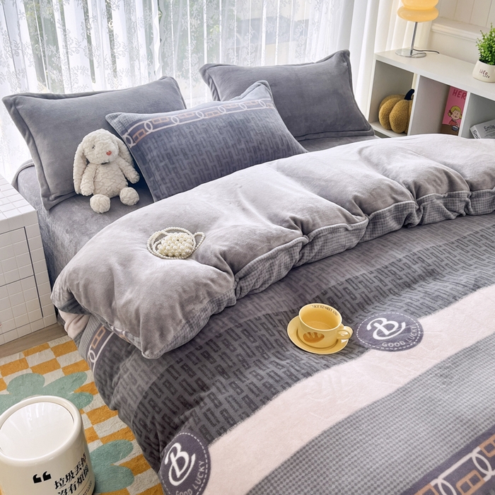 91家纺网 家纺一手货源 找家纺 青螺家纺 2024加厚高克重保暖爆款小清新牛奶绒印花双面绒单被套 马吉拉