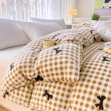91家纺网 家纺一手货源 找家纺 青螺家纺 2024加厚高克重保暖爆款小清新牛奶绒印花双面绒单被套 蝴蝶结咖