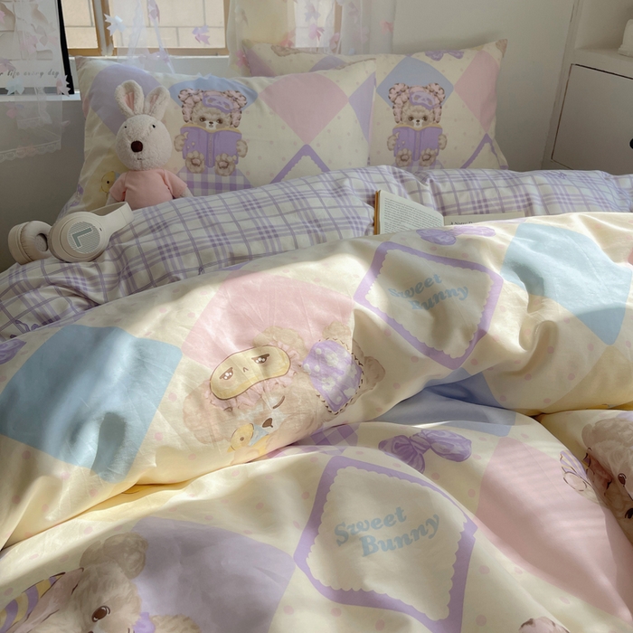 91家纺网 家纺一手货源 找家纺 六巷胡同 2024新款40支全棉纯棉INS洛丽塔卡通甜美少女心系列四件套 紫色贪睡熊