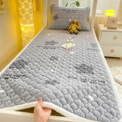 91家纺网 家纺一手货源 找家纺 （总）康纳利 2024新款A类牛奶绒印花床垫