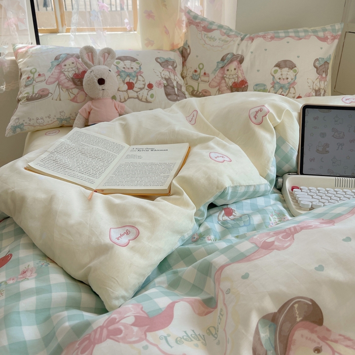 91家纺网 家纺一手货源 找家纺 六巷胡同 2024新款40支全棉纯棉INS洛丽塔卡通甜美少女心系列四件套 秘境樱桃熊