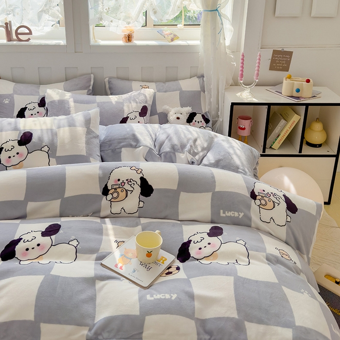 91家纺网 家纺一手货源 找家纺 枋梢家纺 2024新款加厚牛奶绒印花四件套 方块小狗